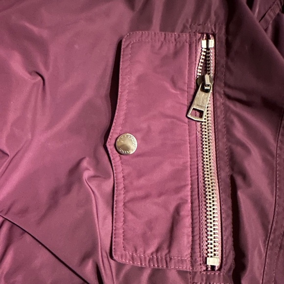 Burberry Red Utility Jacket with Stand-Up Collar and Relaxed Fit women’s size 8 - Picture 11 of 14